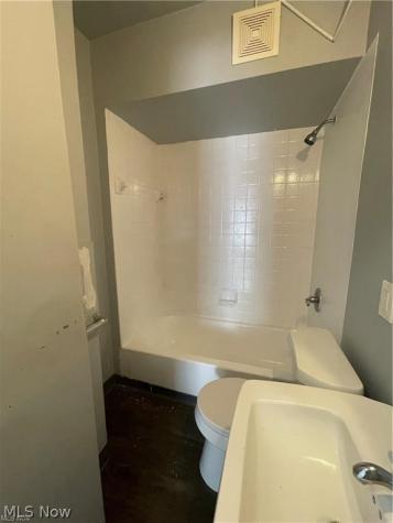 11903 Avon Avenue Cleveland OH 44105