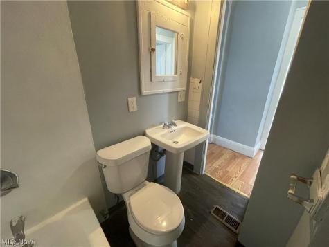11903 Avon Avenue Cleveland OH 44105