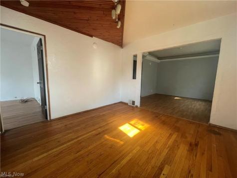 11903 Avon Avenue Cleveland OH 44105