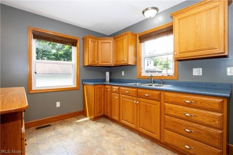 128 Woodlawn Avenue NW Canton OH 44708