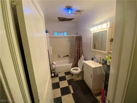 16119 Clifton Lakewood OH 44107