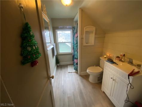16119 Clifton Lakewood OH 44107