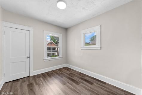 1279 Idlewood Avenue Lakewood OH 44107