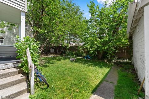 1279 Idlewood Avenue Lakewood OH 44107