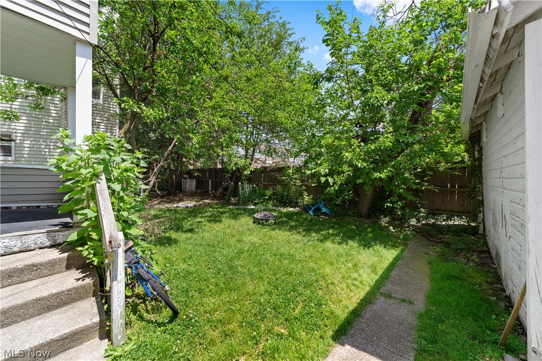 1279 Idlewood Avenue Lakewood OH 44107