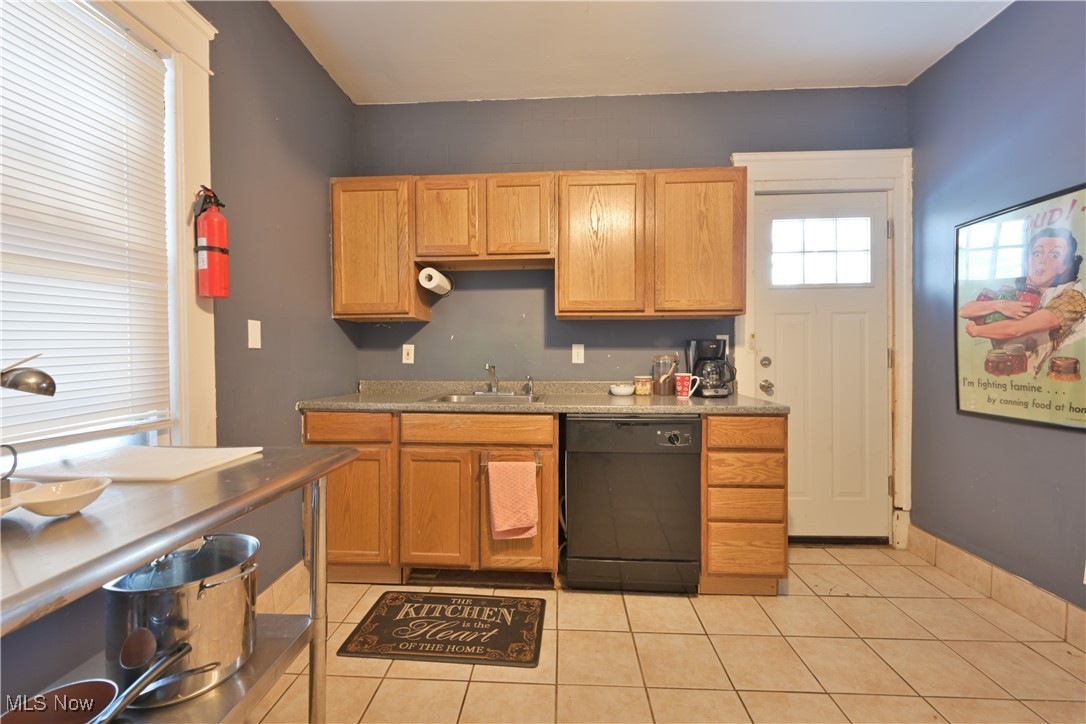 2589 W 10th Street Cleveland OH 44113