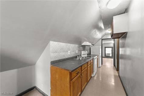 3334 W 82nd Street Cleveland OH 44102