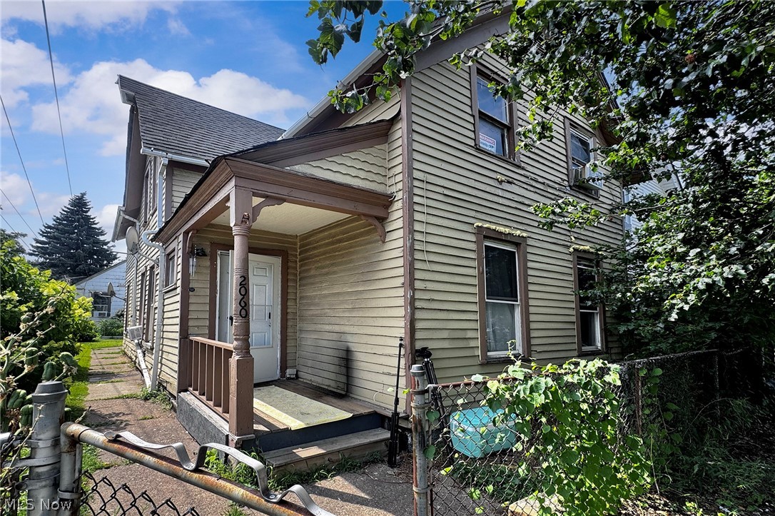 2060 W 44th Street Cleveland OH 44113