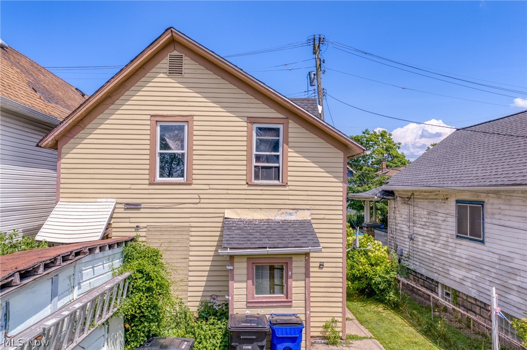 2060 W 44th Street Cleveland OH 44113