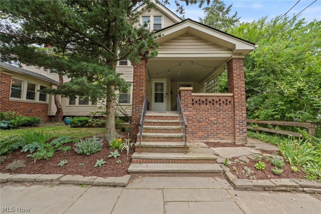 2662 Queenston Road Cleveland Heights OH 44118