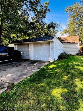 2024 Carabel Avenue Lakewood OH 44107