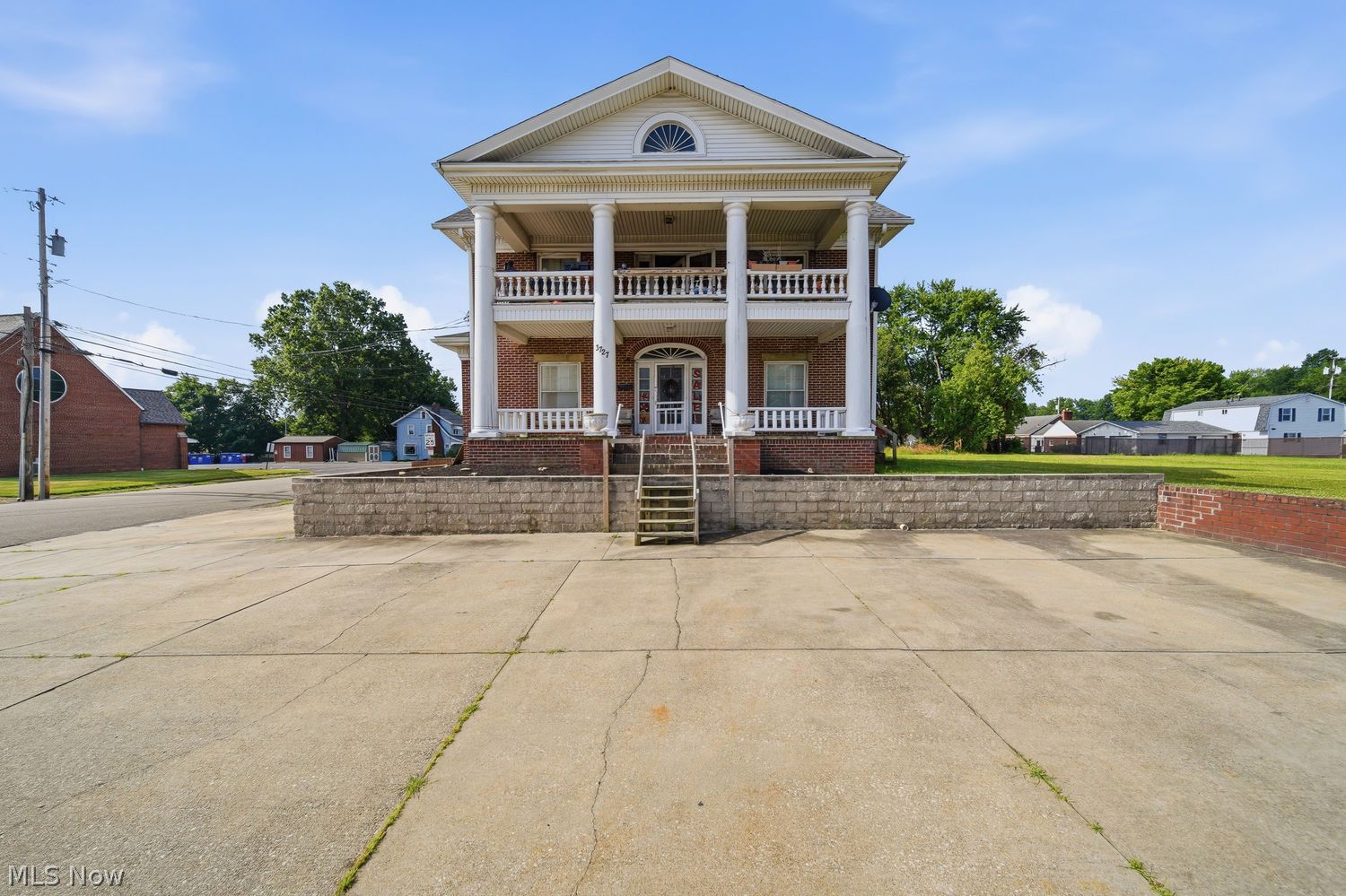 3727 Lincoln Way E Massillon OH 44646