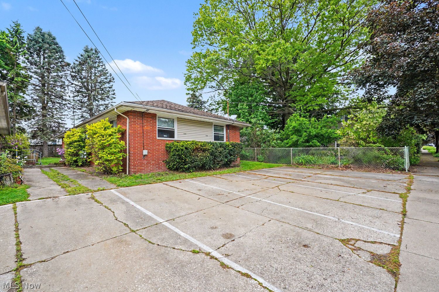1618 - 1620 Wildon Avenue Akron OH 44306