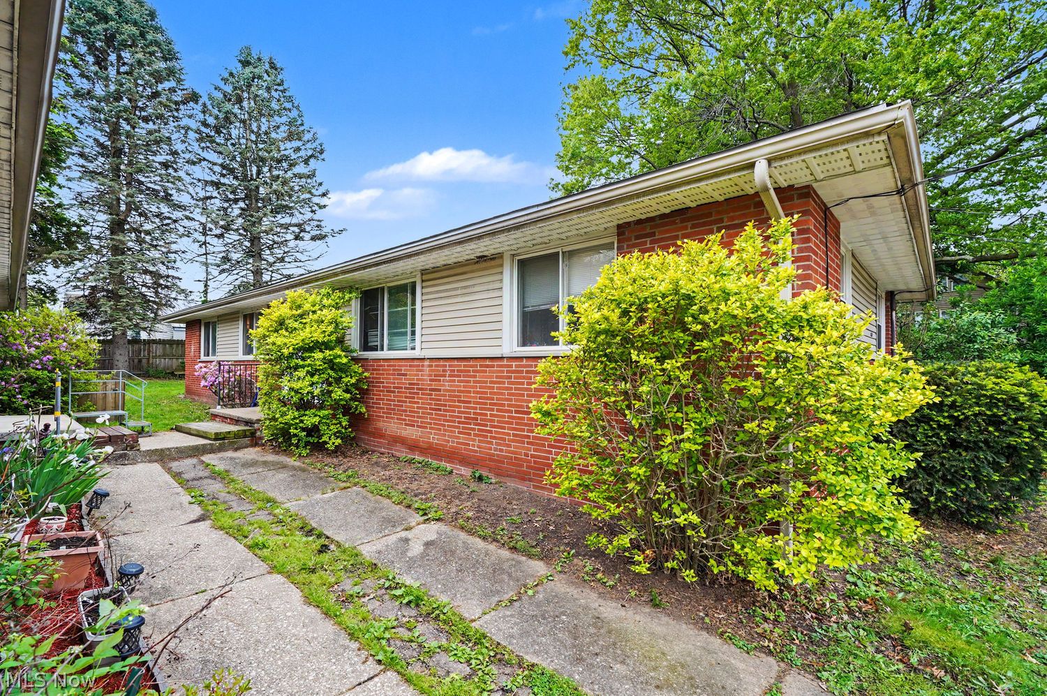 1618 - 1620 Wildon Avenue Akron OH 44306