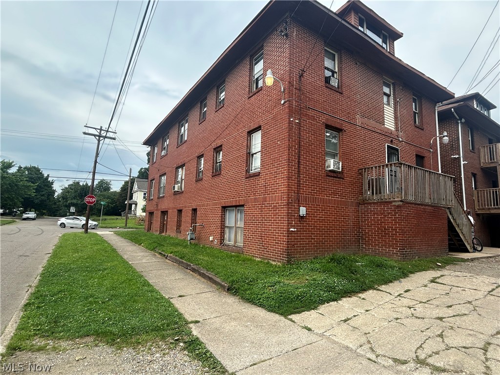 228 Cole Avenue Akron OH 44301