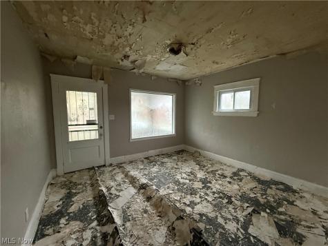 15517 Kipling Avenue Cleveland OH 44110