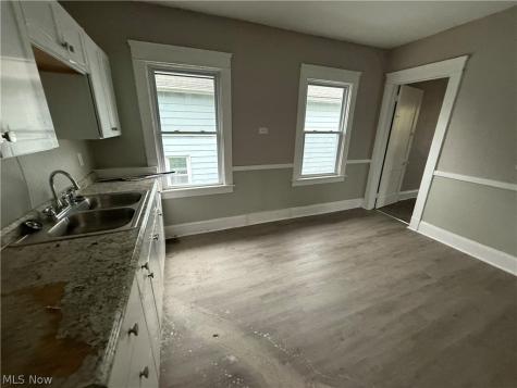 15517 Kipling Avenue Cleveland OH 44110