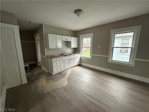 15517 Kipling Avenue Cleveland OH 44110