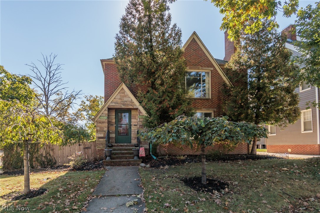 13833 Clifton Boulevard Lakewood OH 44107