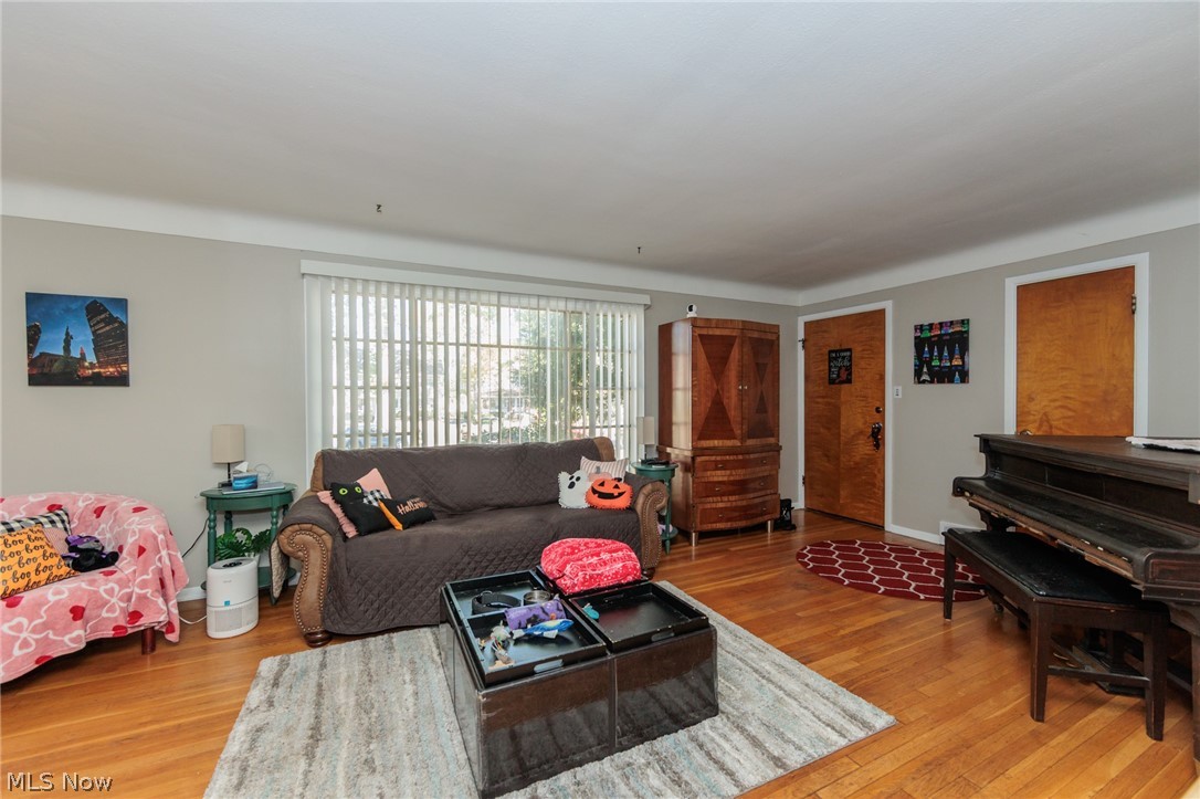 13833 Clifton Boulevard Lakewood OH 44107