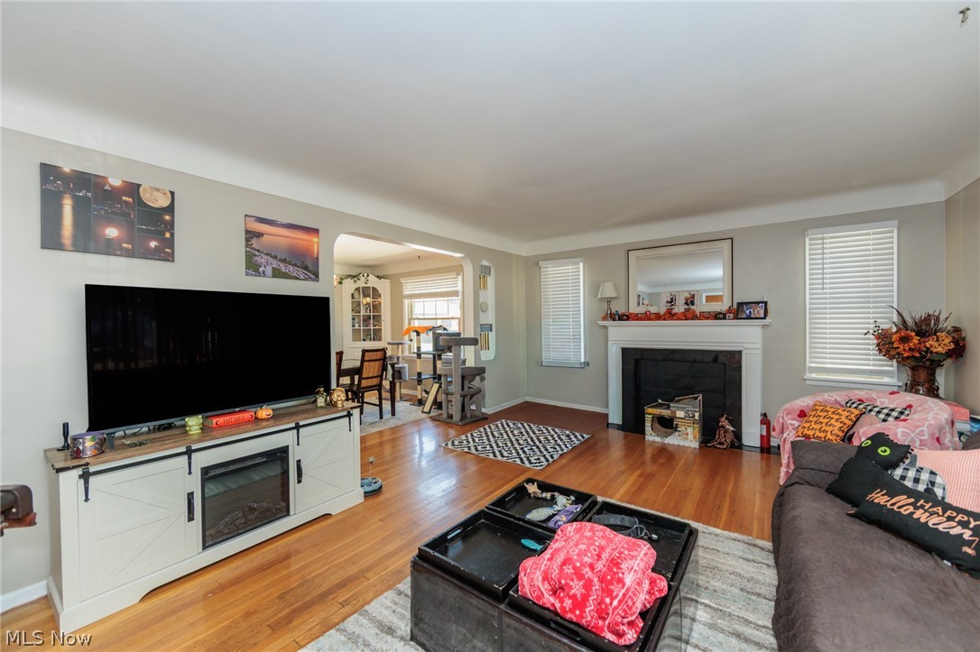 13833 Clifton Boulevard Lakewood OH 44107