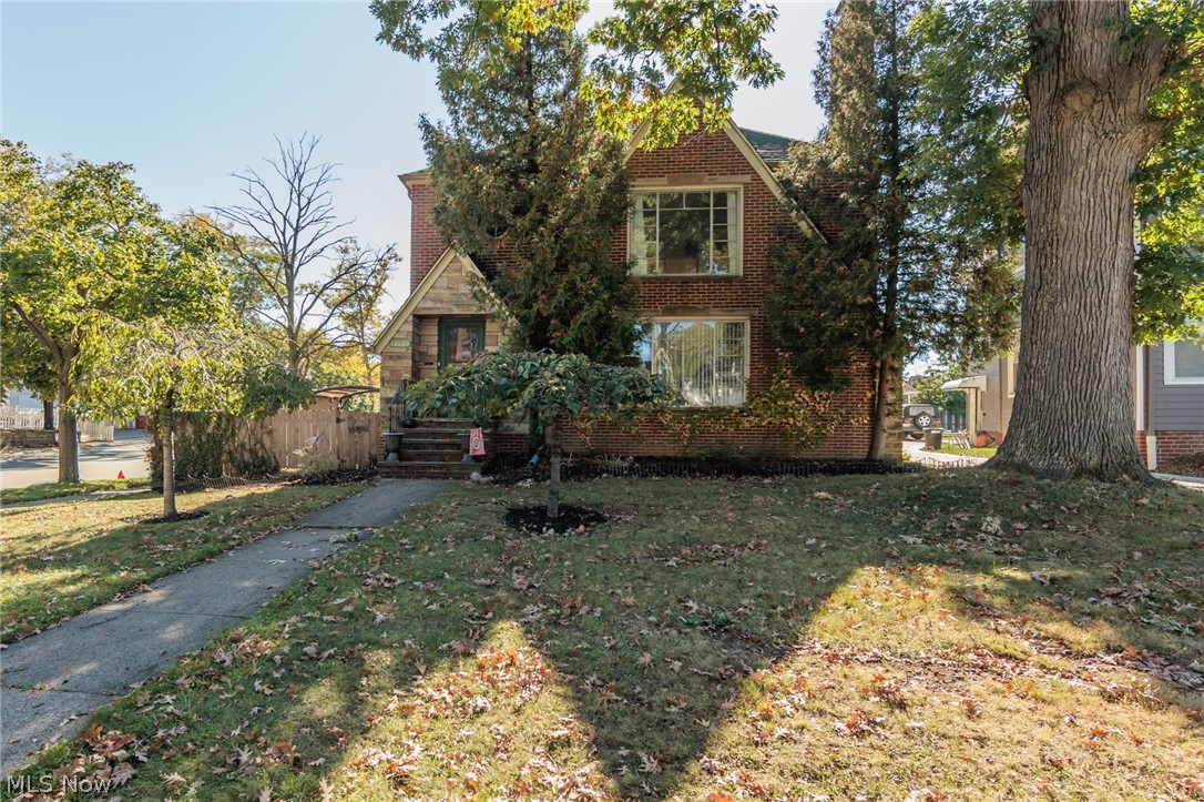 13833 Clifton Boulevard Lakewood OH 44107