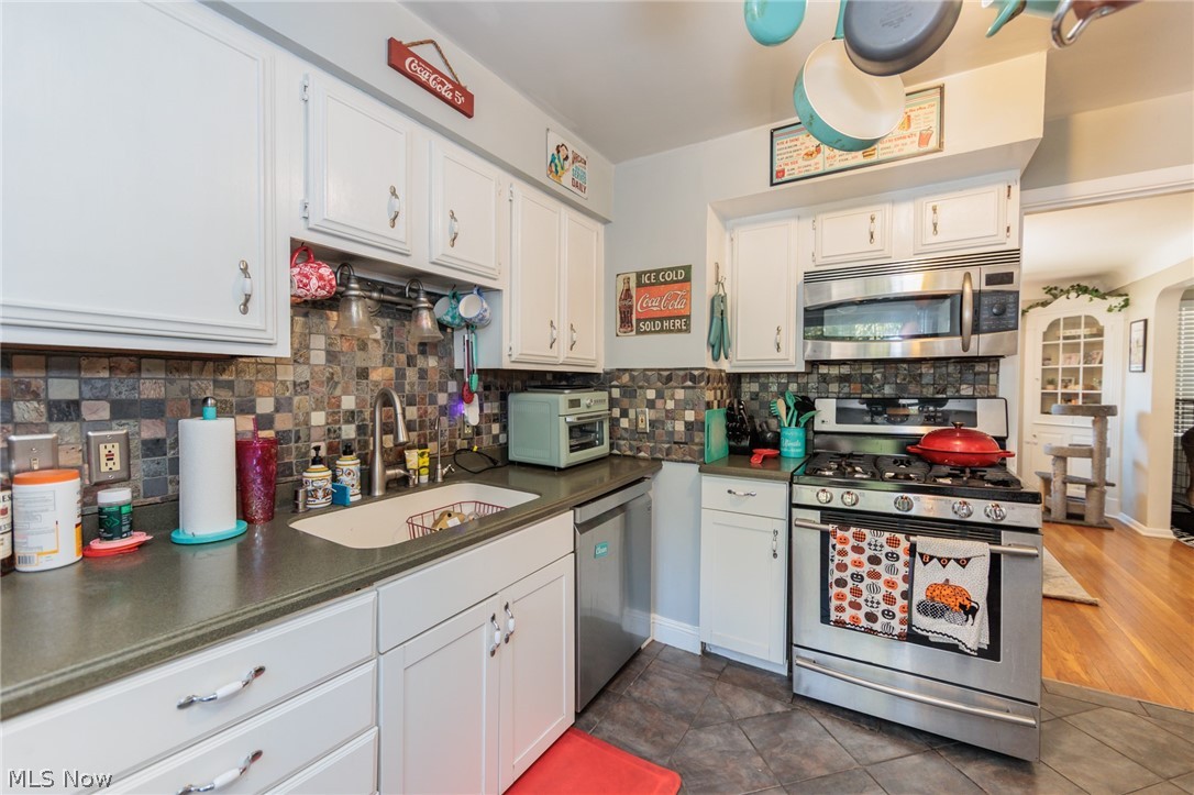 13833 Clifton Boulevard Lakewood OH 44107
