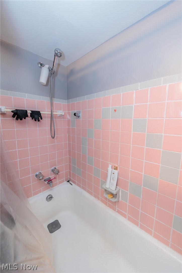 13833 Clifton Boulevard Lakewood OH 44107