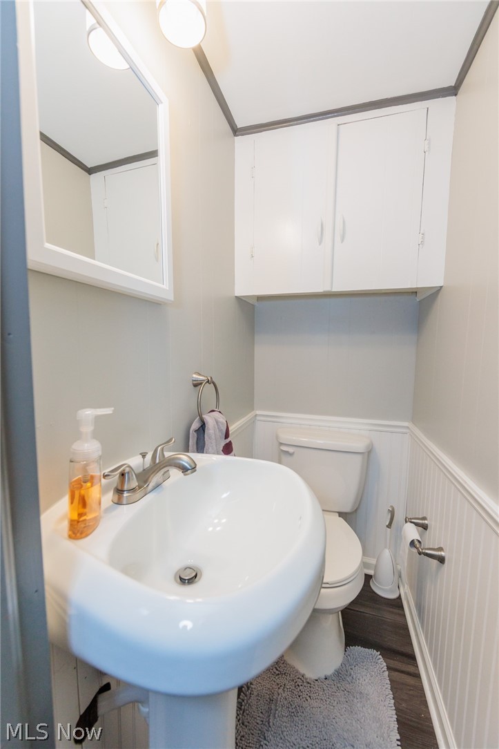 13833 Clifton Boulevard Lakewood OH 44107