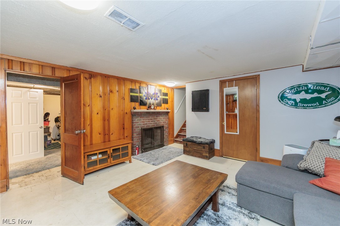 13833 Clifton Boulevard Lakewood OH 44107