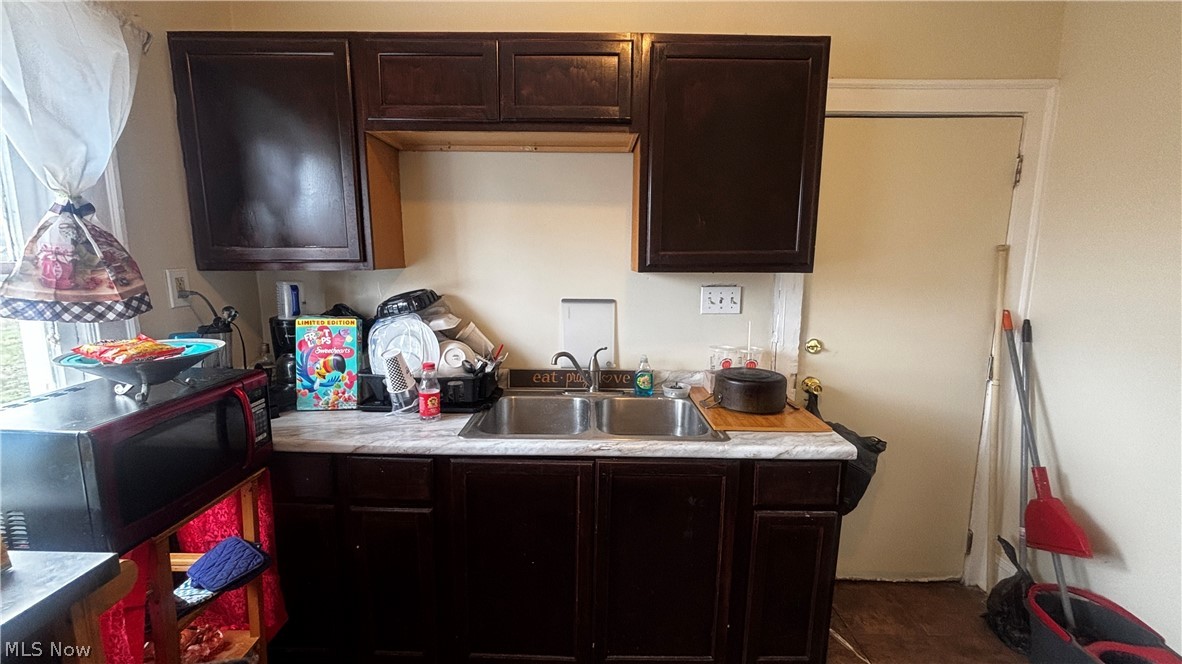 1723 Noble Road East Cleveland OH 44112