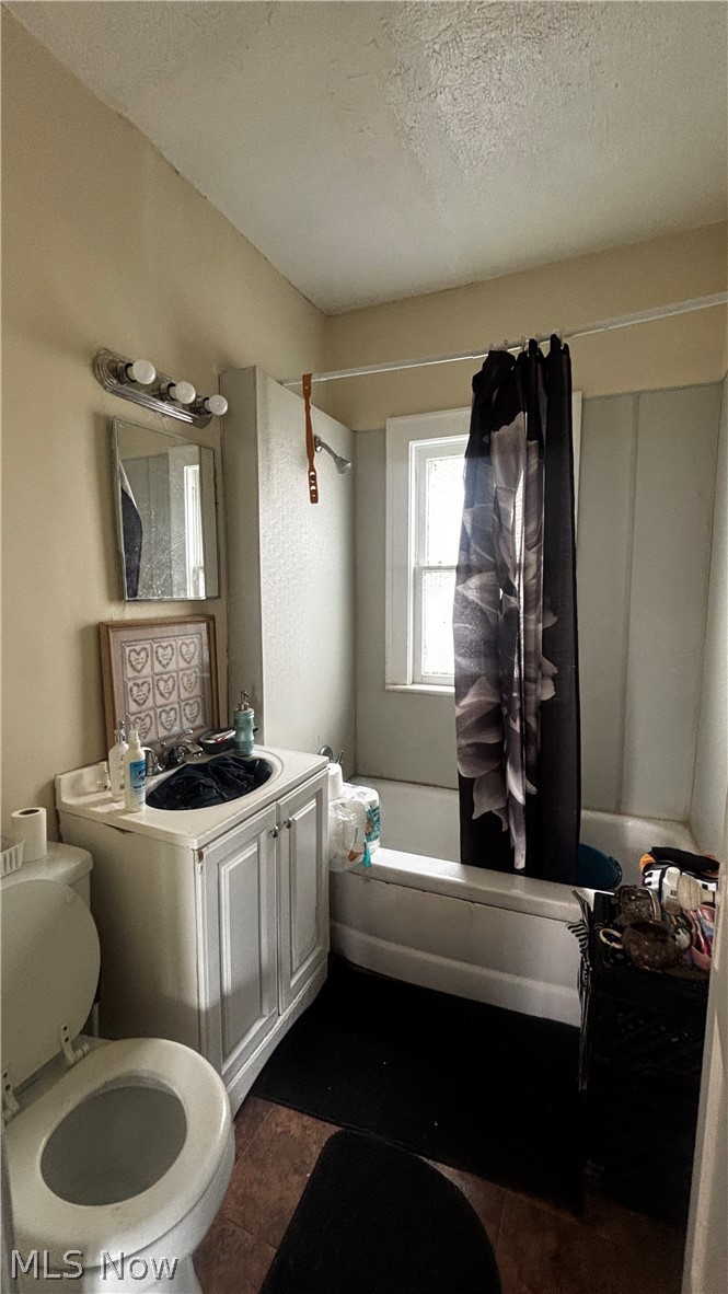 1723 Noble Road East Cleveland OH 44112