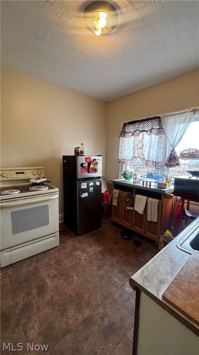 1723 Noble Road East Cleveland OH 44112
