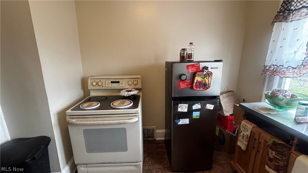 1723 Noble Road East Cleveland OH 44112