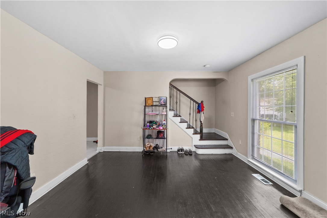 3113 Ashwood Cleveland OH 44120