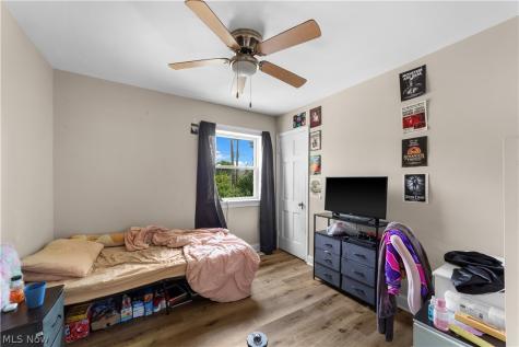 3113 Ashwood Cleveland OH 44120