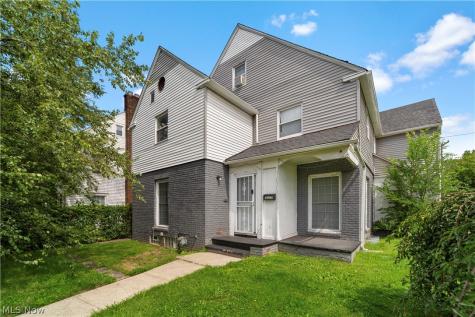 3113 Ashwood Cleveland OH 44120
