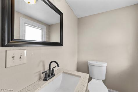 3113 Ashwood Cleveland OH 44120