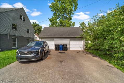 3113 Ashwood Cleveland OH 44120