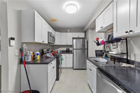 3113 Ashwood Cleveland OH 44120