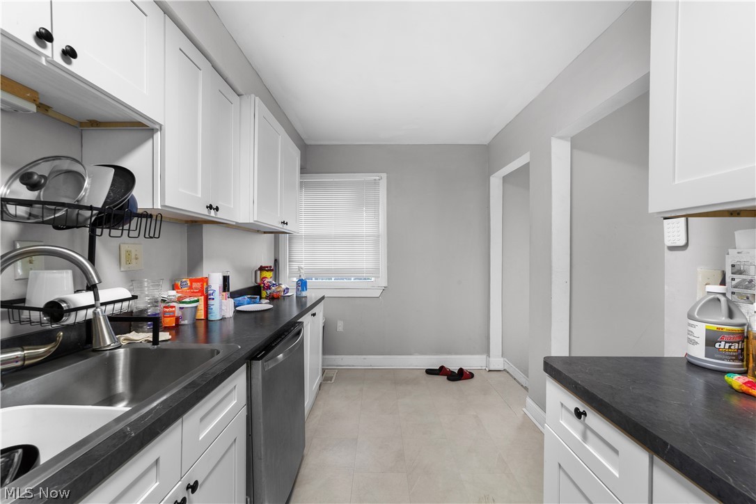 3113 Ashwood Cleveland OH 44120
