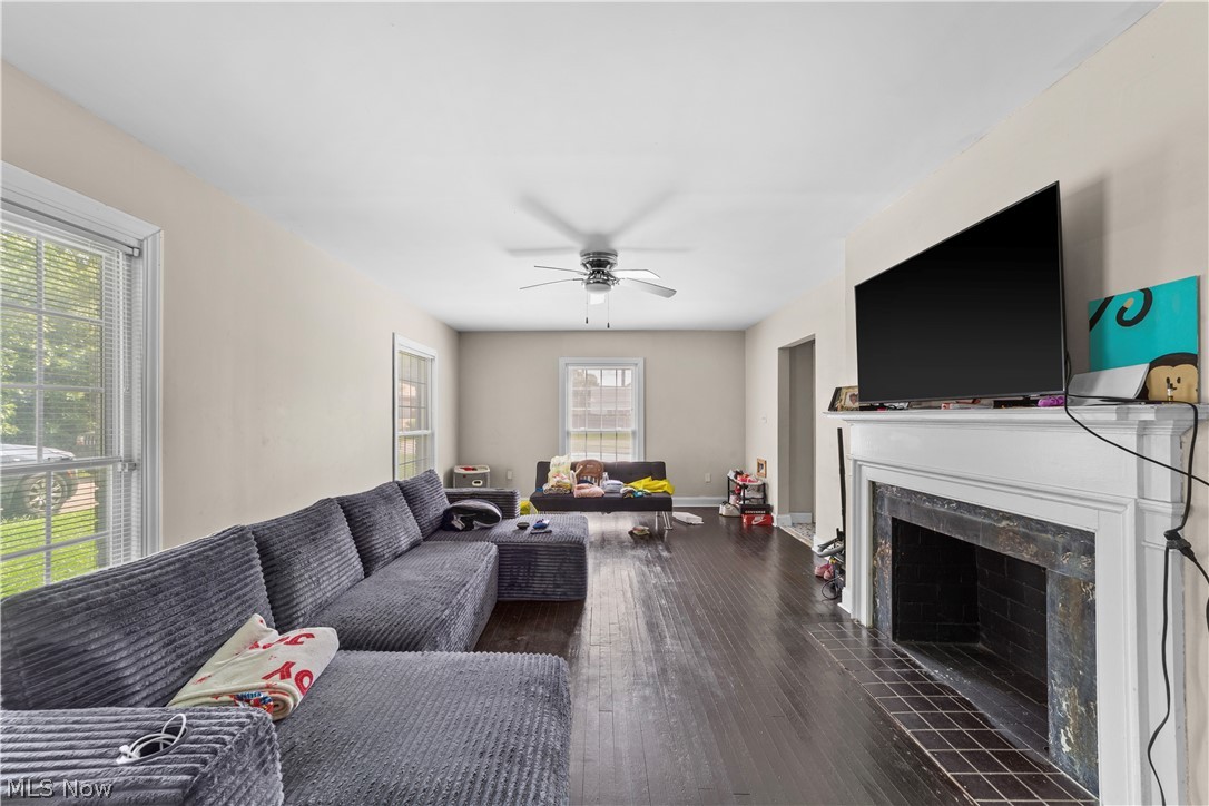 3113 Ashwood Cleveland OH 44120
