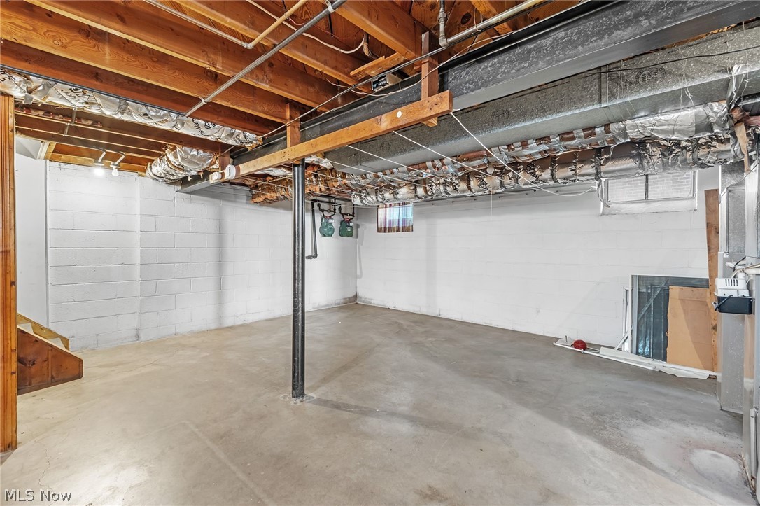 412 E 200th Street Euclid OH 44119