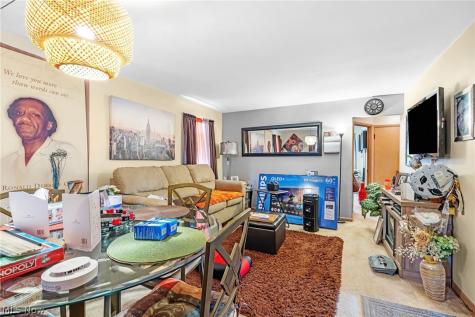 412 E 200th Street Euclid OH 44119