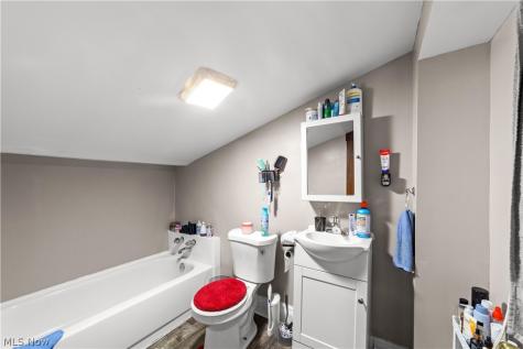 13116 Cedar Road Cleveland Heights OH 44118