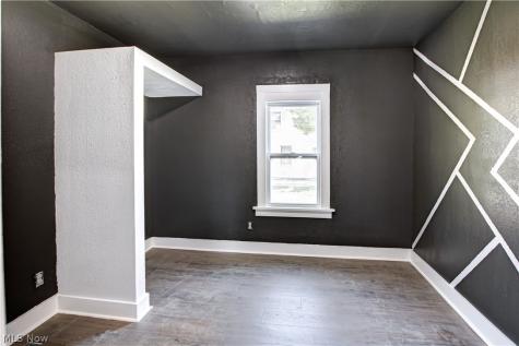 2983 E 59th Street Cleveland OH 44127