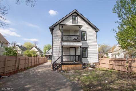 2983 E 59th Street Cleveland OH 44127