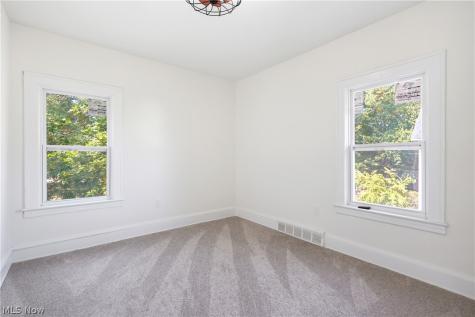 684 E 91st Street Cleveland OH 44108