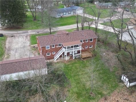 3555-3557 N Vista Street NW Uniontown OH 44685