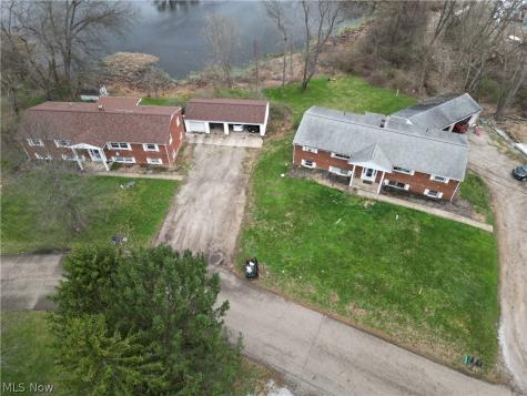 3555-3557 N Vista Street NW Uniontown OH 44685